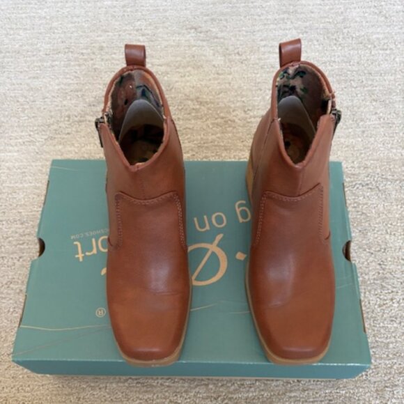 boc Women's Lexy Brown Ankle Boots in Perfect Condition - Picture 4 of 7